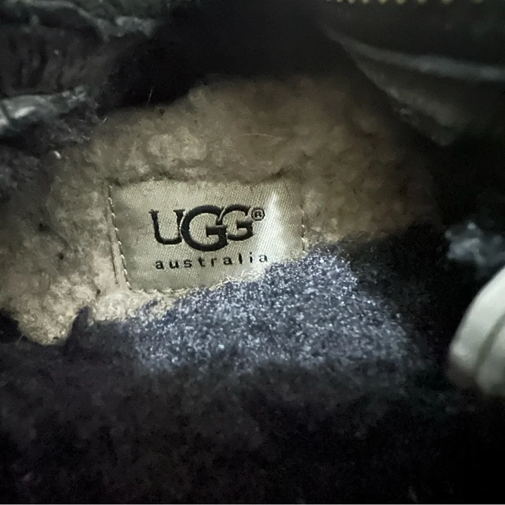 UGG Australia Blayre II Black Leather Fur Boots‎ Womens Size 7